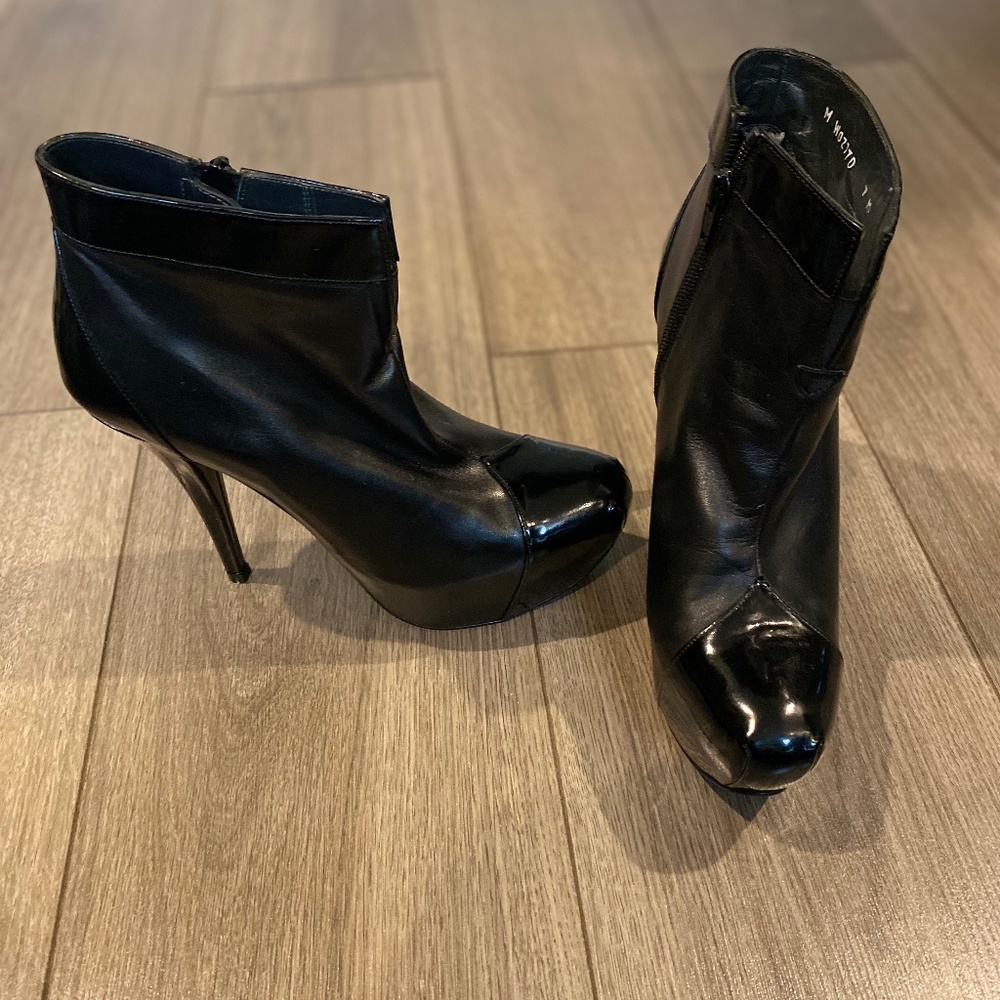 Stuart Weitzman Patent Black Agree Platform Boot 7M